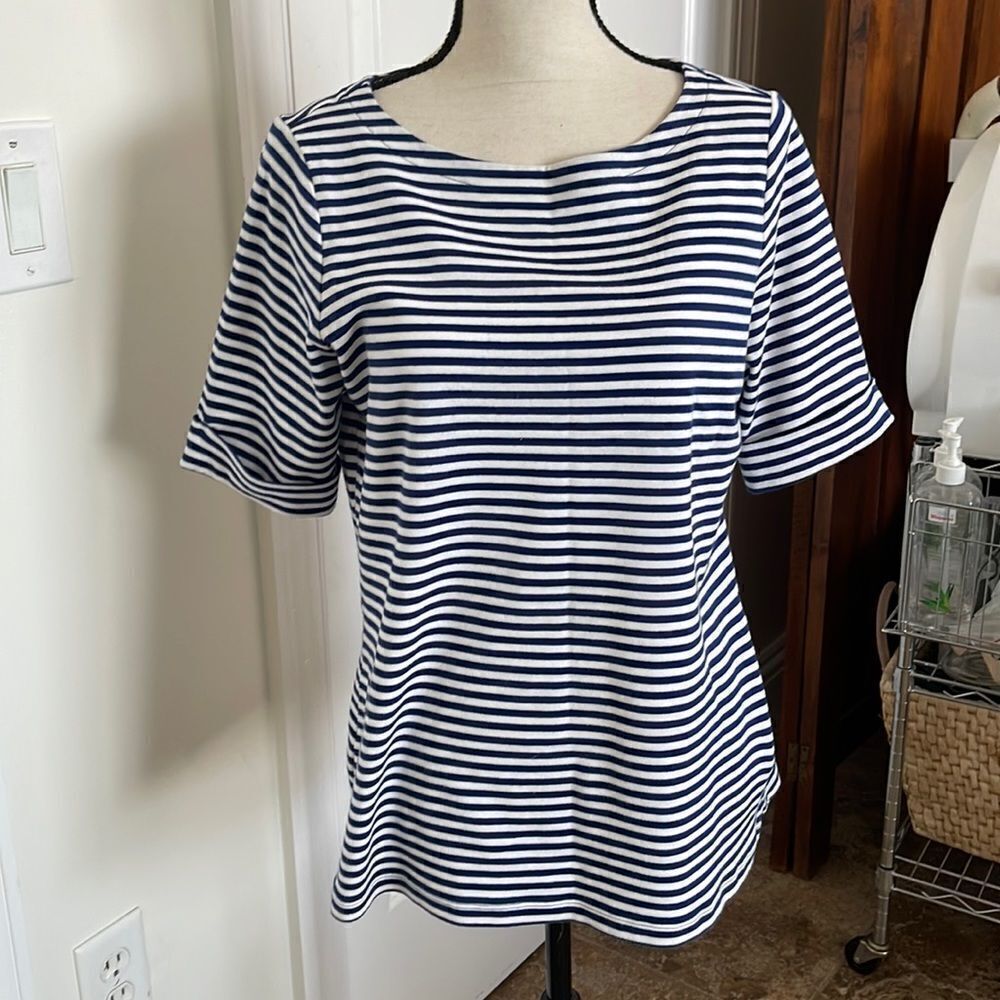 Cute Nautical Tshirt like new!